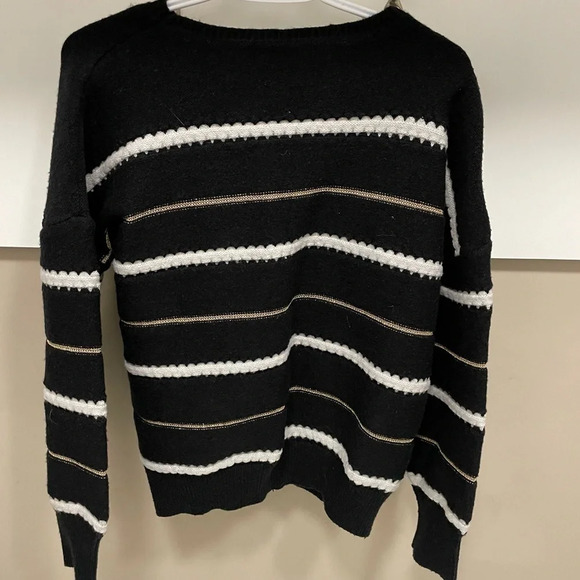 Women’s Large  Striped Gold Metallic Knit Sweater - Picture 2 of 8